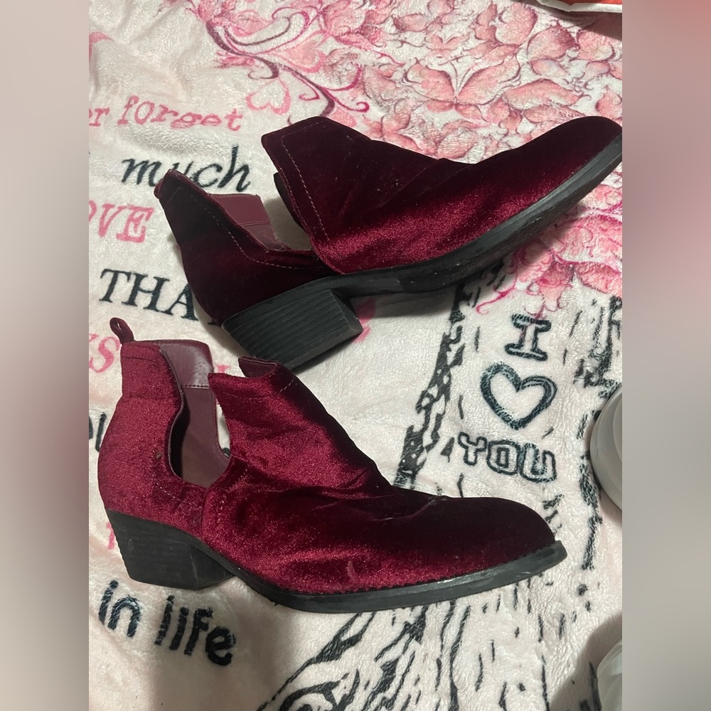 LAST CHANCE Red velvet Olivia miller shoes size 11